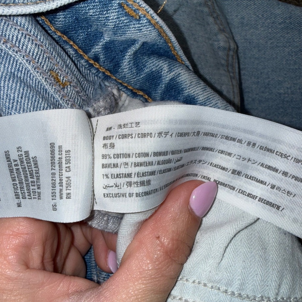 Abercrombie & Fitch 90s Straight Jeans Womens 27/4R Light Blue Distressed - Picture 4 of 6